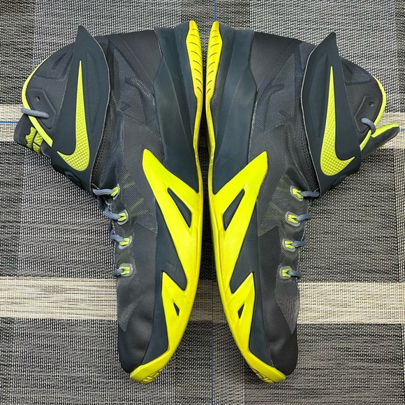 Nike Men’s Zoom Soldier LeBron VIII 8 Basketball Sneakers 653641-070 Size 13 - Picture 14 of 17